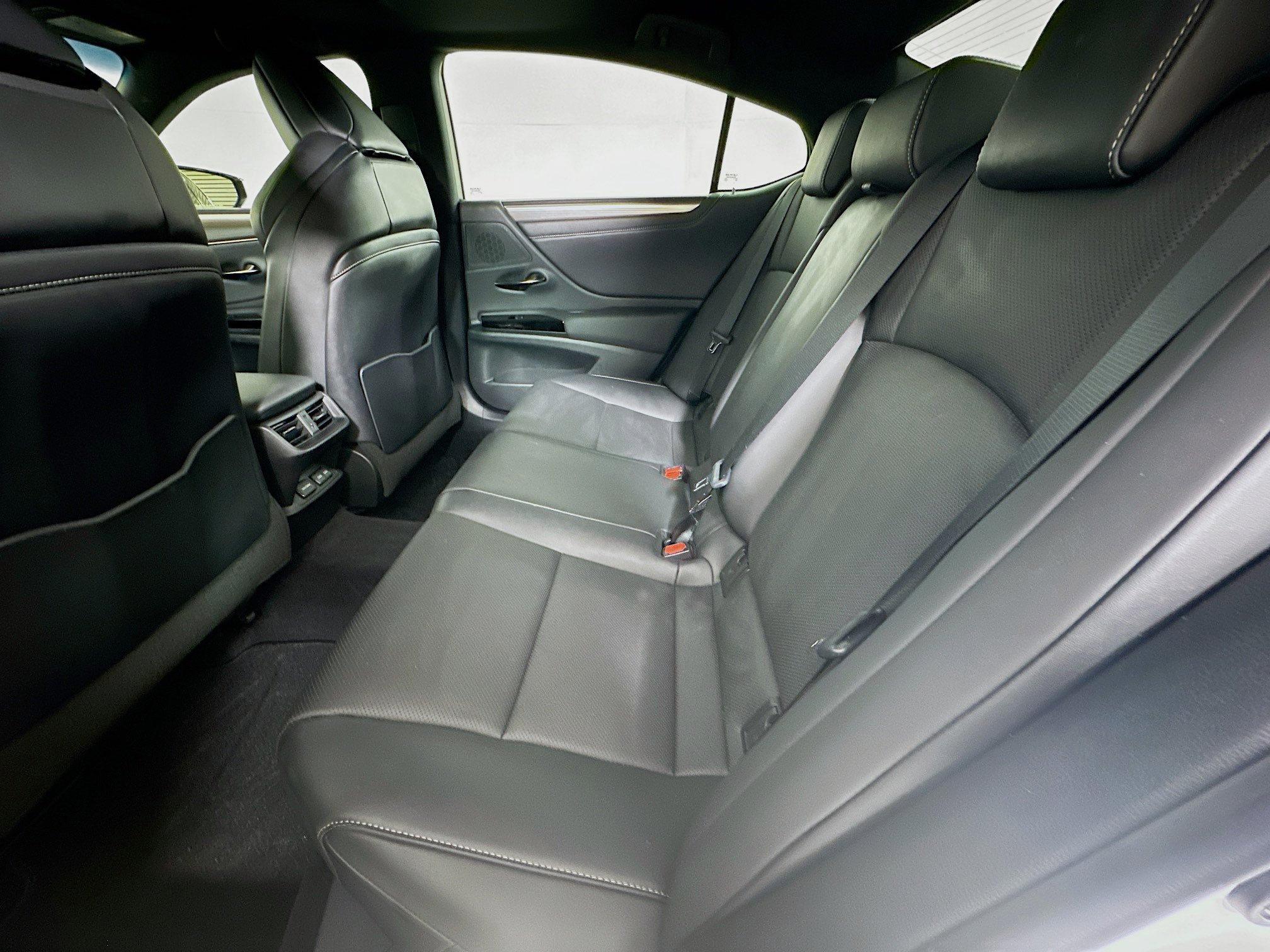 Used 2022 Lexus ES 350 F Sport w/ Accessory Package 2 FWD image 27