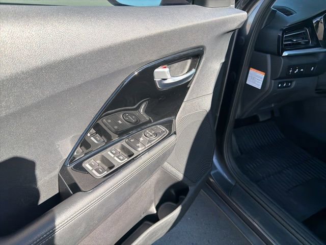 Used 2021 Kia Niro EX FWD image 13