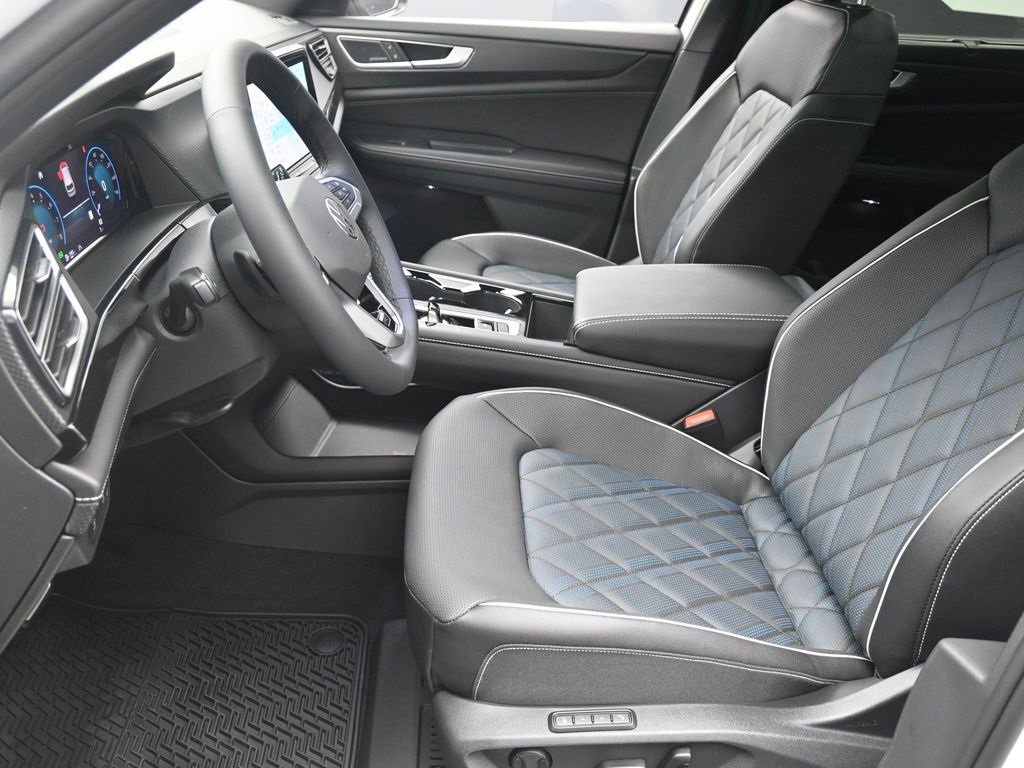 New 2025 Volkswagen Atlas Cross Sport SEL Premium R-Line image 18
