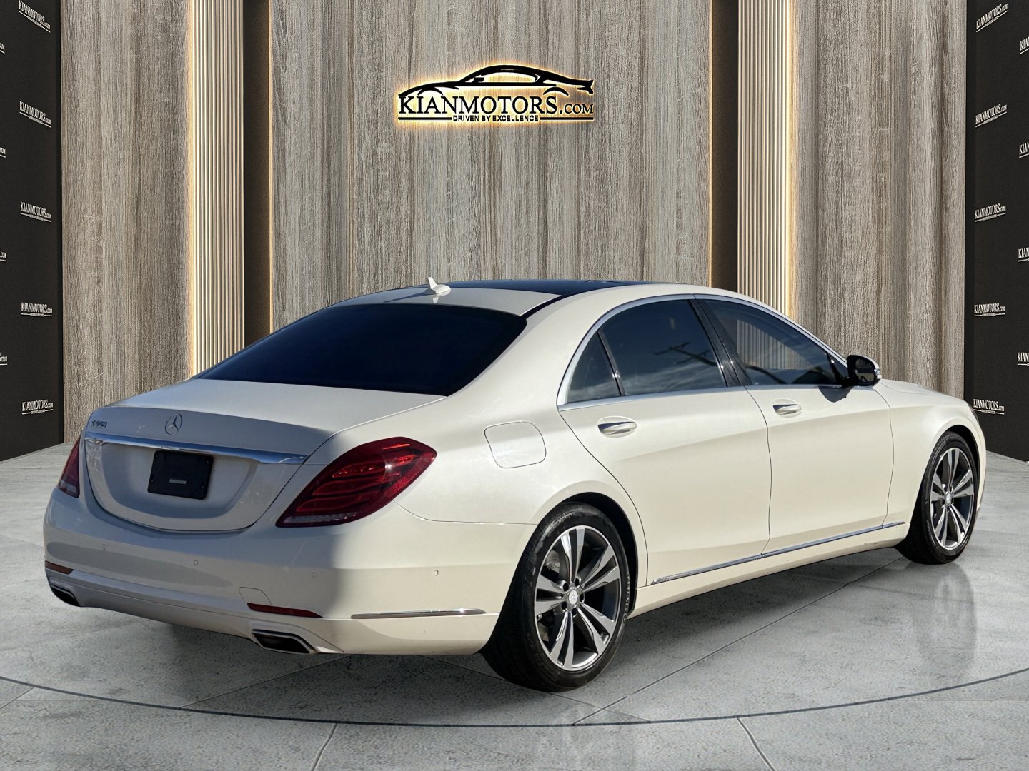 Used 2015 Mercedes-Benz S 550 Sedan w/ Premium 1 Package image 7