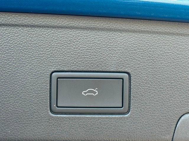 Used 2024 Volkswagen Atlas Cross Sport SEL image 35