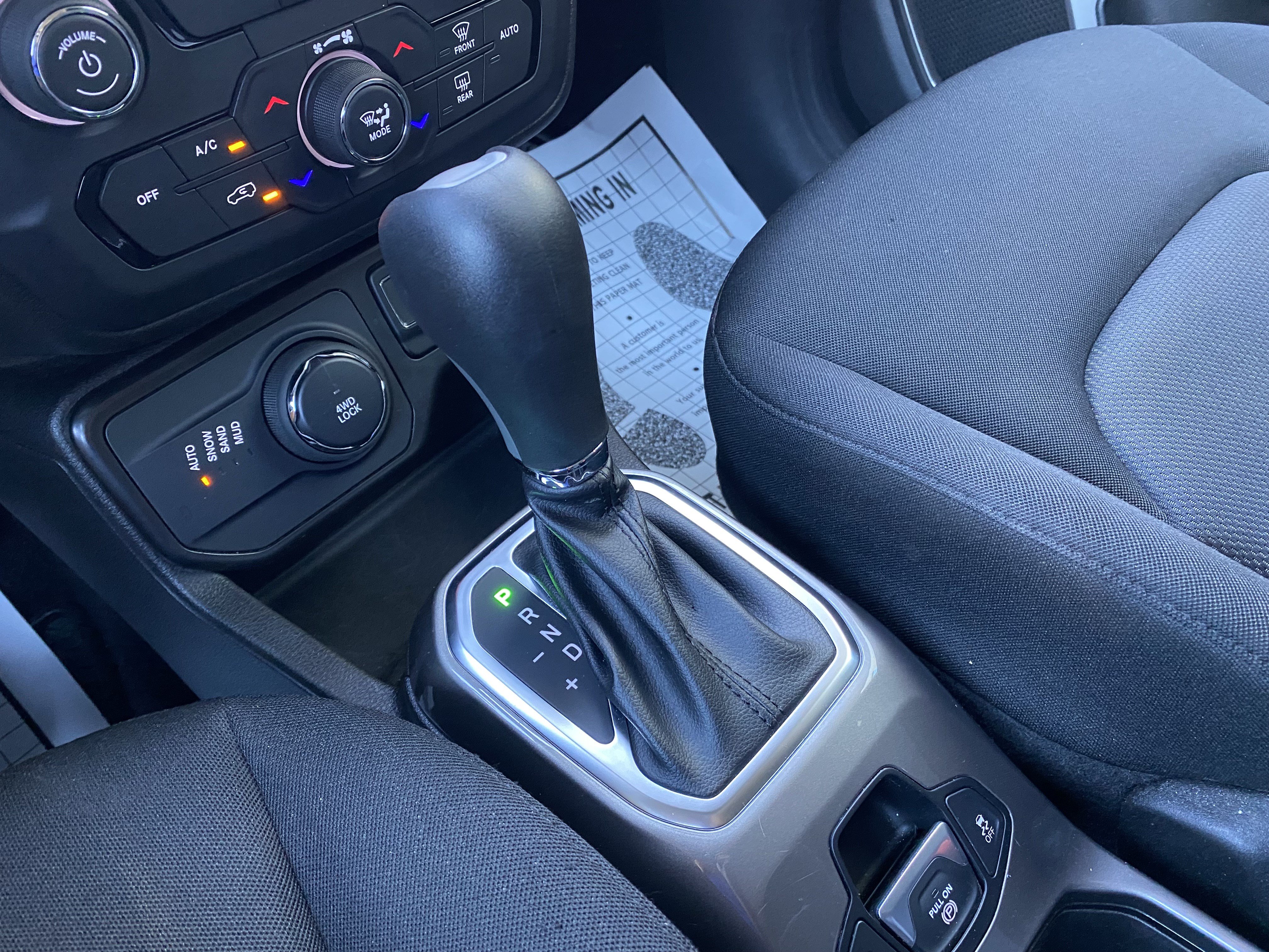 Used 2022 Jeep Renegade Sport w/ Sport Appearance Group AWD/4WD image 29
