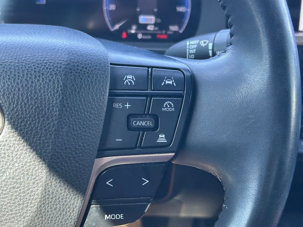 Used 2023 Toyota Crown AWD/4WD image 36