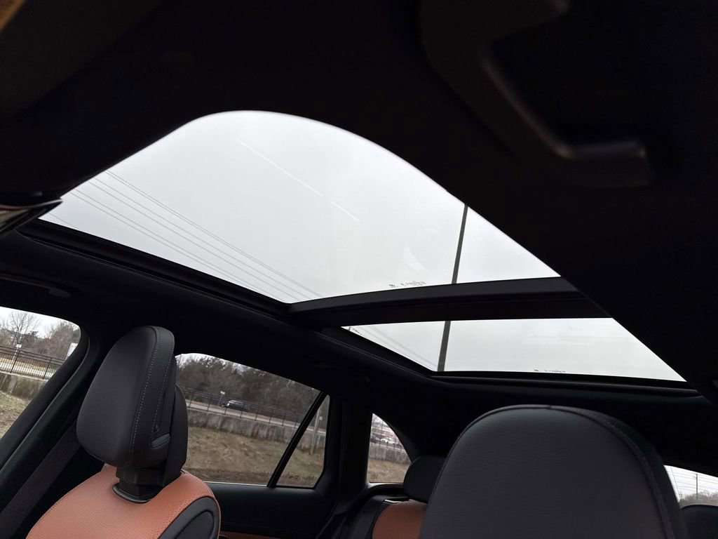 Used 2024 Mercedes-Benz GLC 300 4MATIC image 20