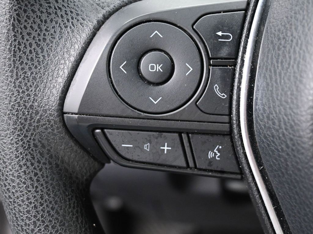 Certified 2018 Toyota Camry LE image 16