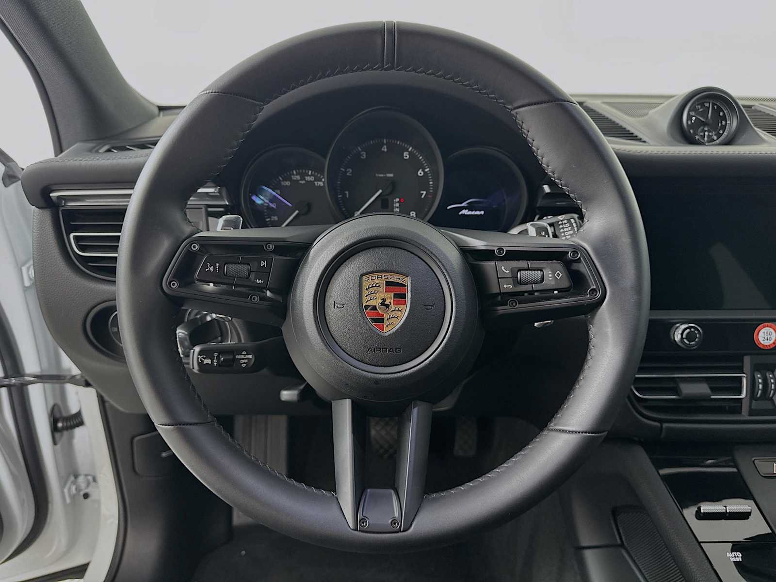 Certified 2026 Porsche Macan AWD/4WD image 14