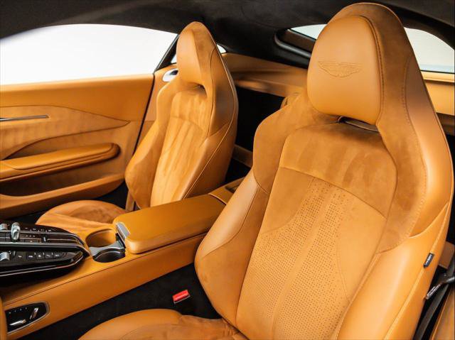 Used 2025 Aston Martin V8 Vantage Coupe RWD image 11