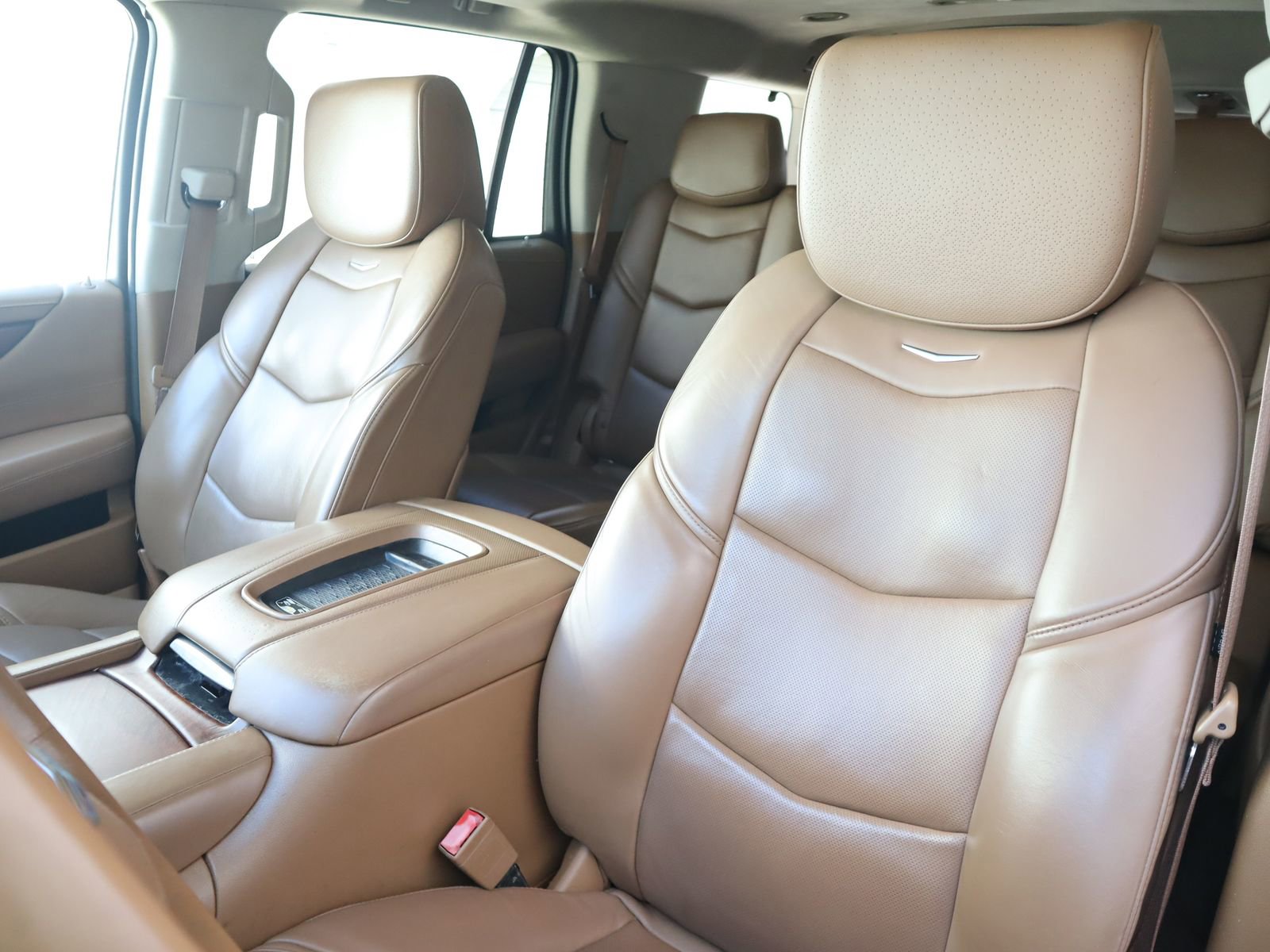 Used 2016 Cadillac Escalade Platinum AWD/4WD image 26