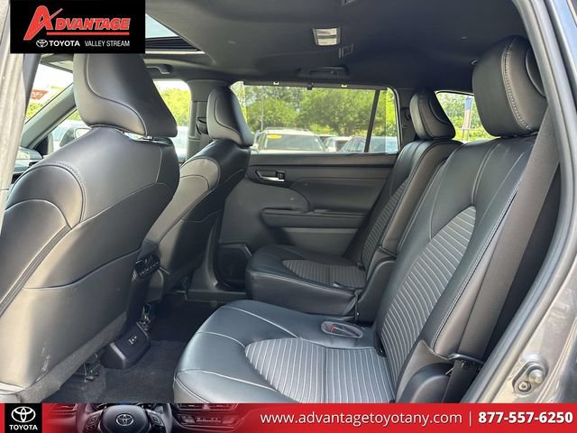 Used 2023 Toyota Highlander XSE AWD/4WD image 14