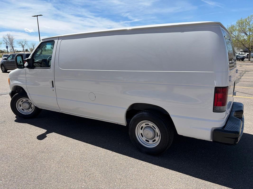 Used 2006 Ford E-150 and Econoline 150 RWD image 2