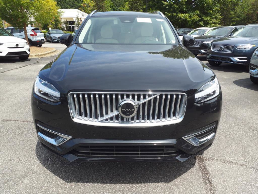 New 2025 Volvo XC90 B5 Plus w/ Protection Package Premier image 10