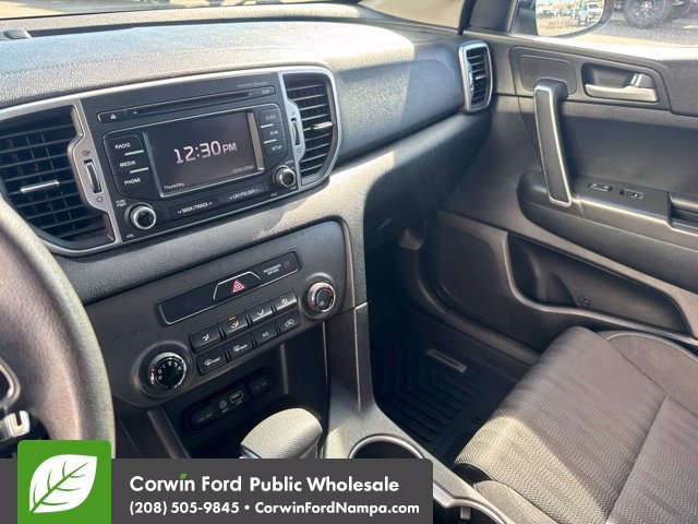 Used 2017 Kia Sportage LX AWD/4WD image 9