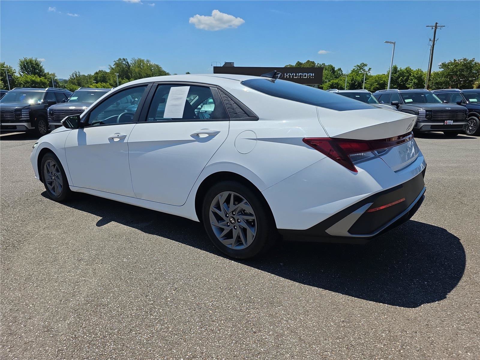 Certified 2024 Hyundai Elantra SEL FWD image 7