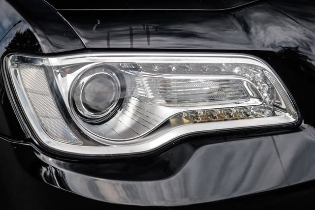 Used 2015 Chrysler 300 C RWD image 8