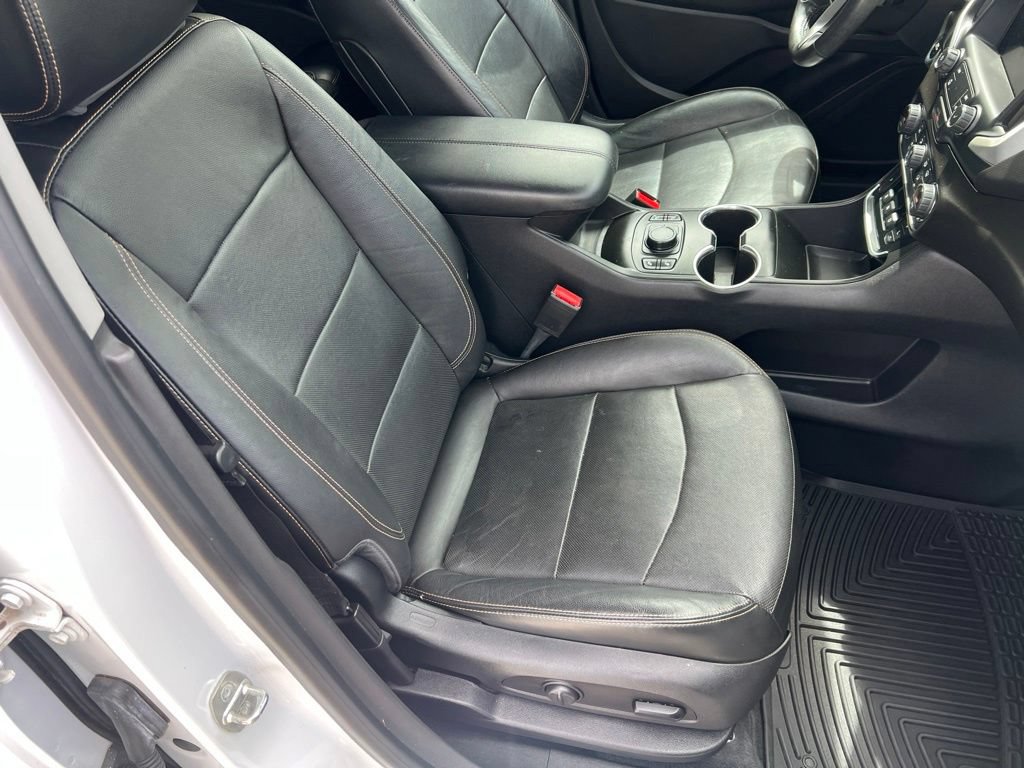 Used 2020 GMC Terrain SLT w/ Preferred Package FWD image 17