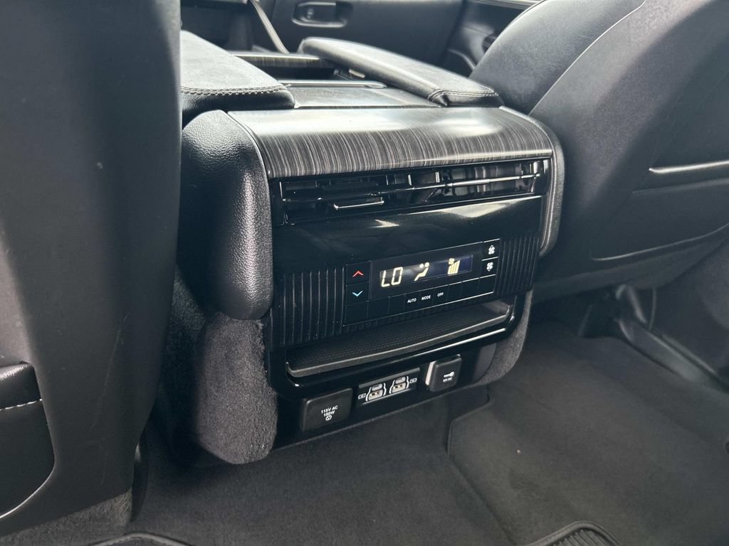 Used 2024 Jeep Wagoneer Series II w/ Flexible Seating Group RWD image 25