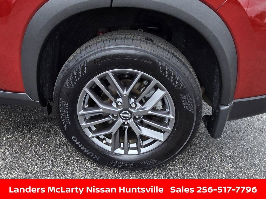 Used 2025 Nissan Rogue S AWD/4WD image 12