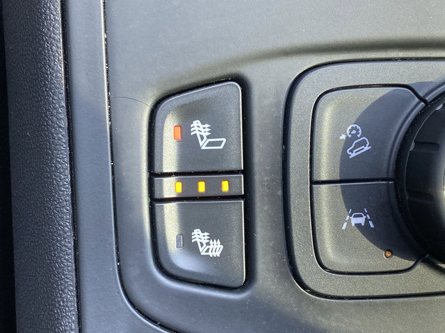 Used 2022 GMC Terrain SLE w/ Driver Convenience Package AWD/4WD image 13