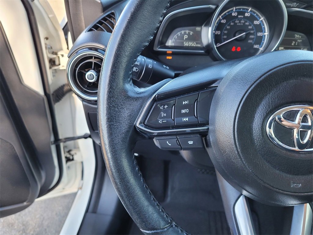 Used 2020 Toyota Yaris XLE image 22