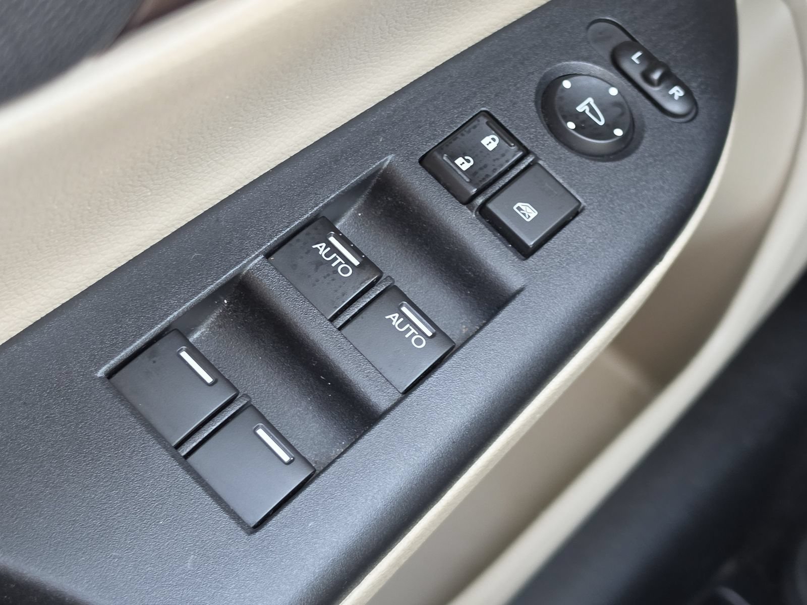 Used 2016 Honda Accord EX image 13