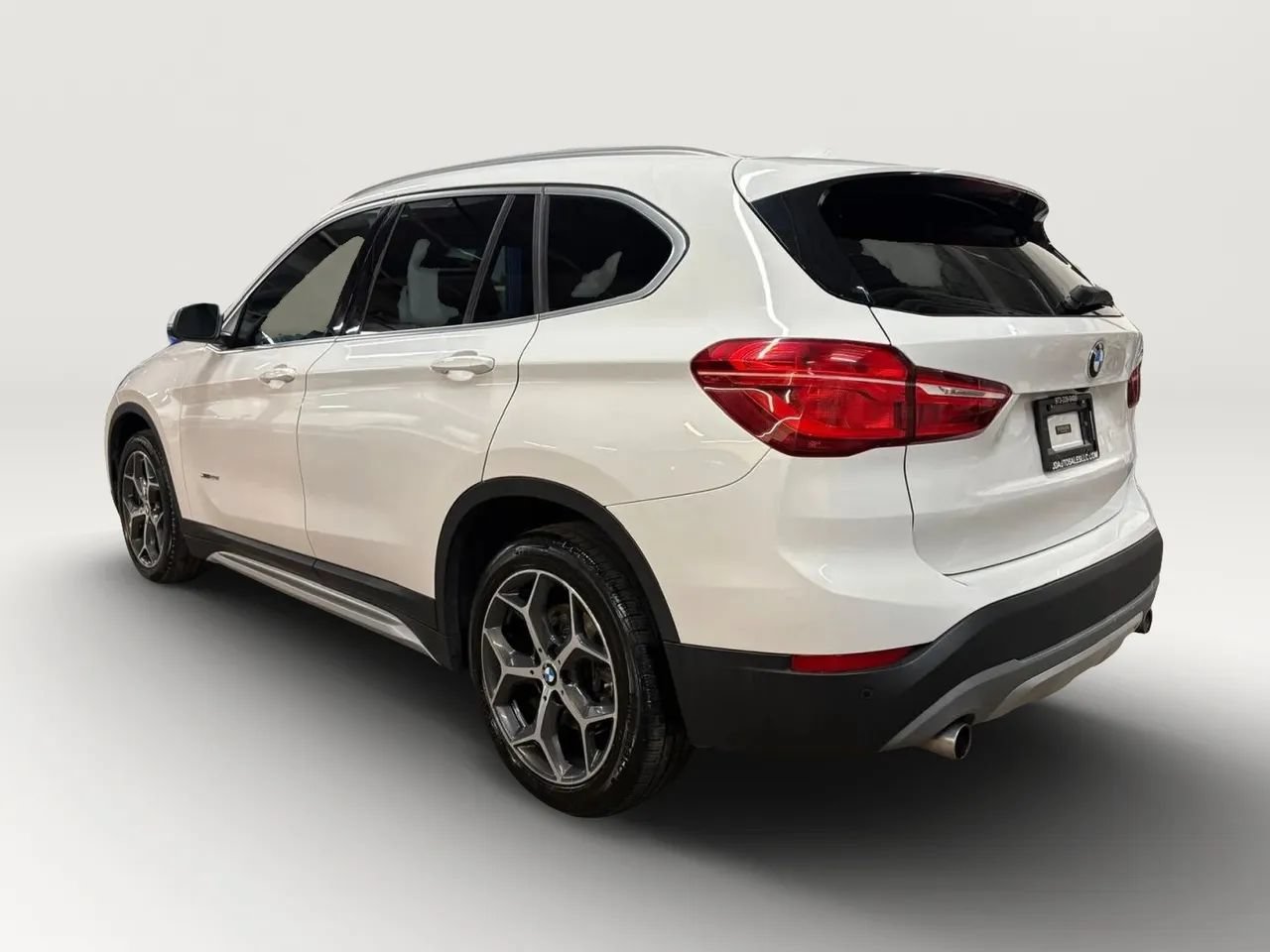 Used 2018 BMW X1 xDrive28i AWD/4WD image 7