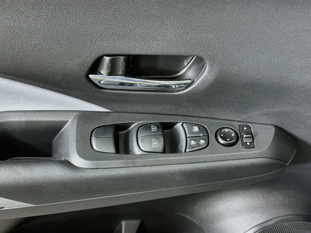 Certified 2023 Nissan Kicks SR w/ SR Premium Package FWD image 22