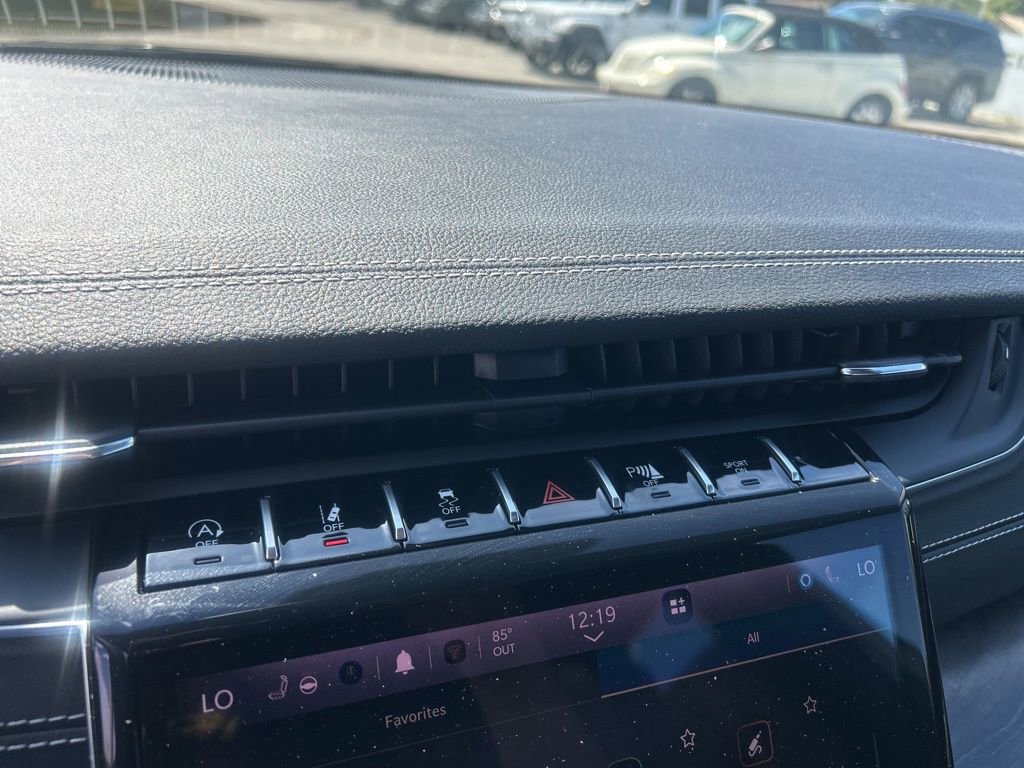 Certified 2024 Jeep Grand Cherokee Limited image 40