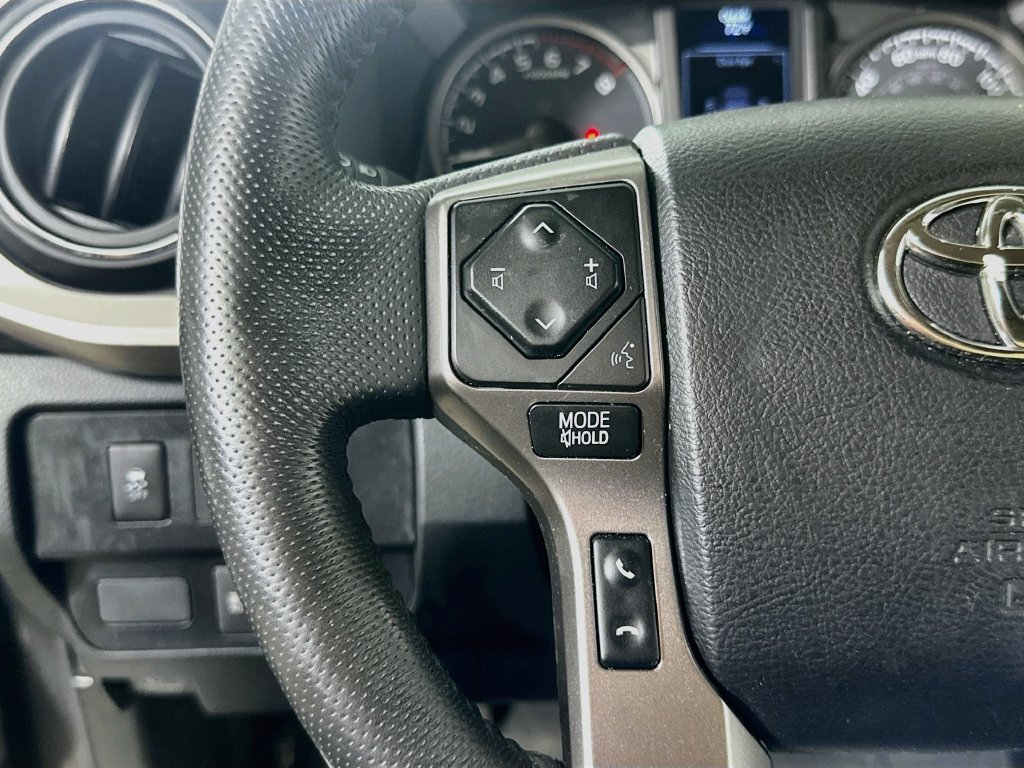 Used 2022 Toyota Tacoma SR5 RWD image 24