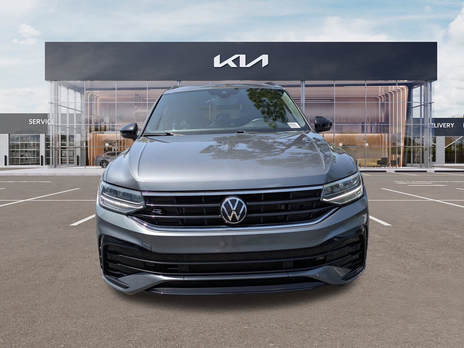 Used 2024 Volkswagen Tiguan SE R-Line FWD image 7