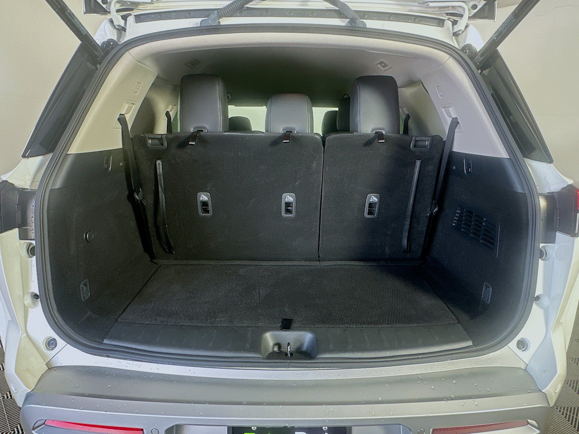 Used 2023 Nissan Pathfinder SL FWD image 31