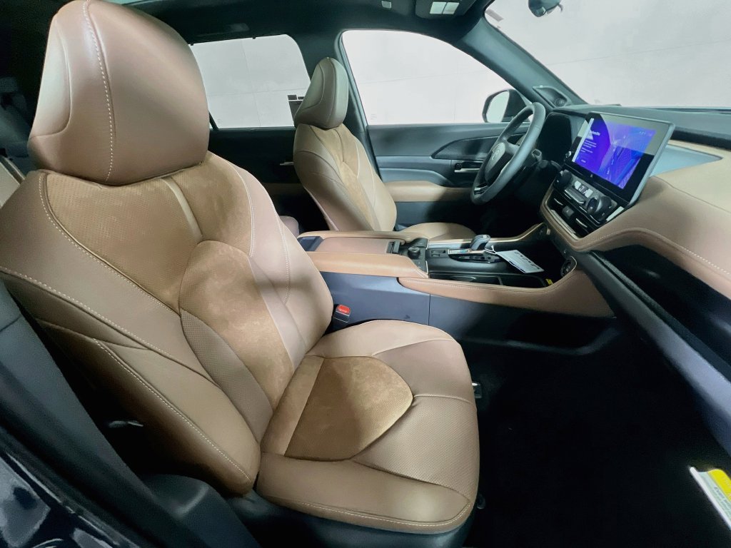 New 2026 Toyota Grand Highlander AWD Hybrid image 21