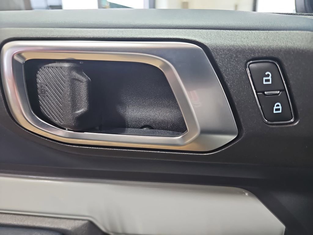 Used 2024 Ford Bronco Heritage Edition image 25