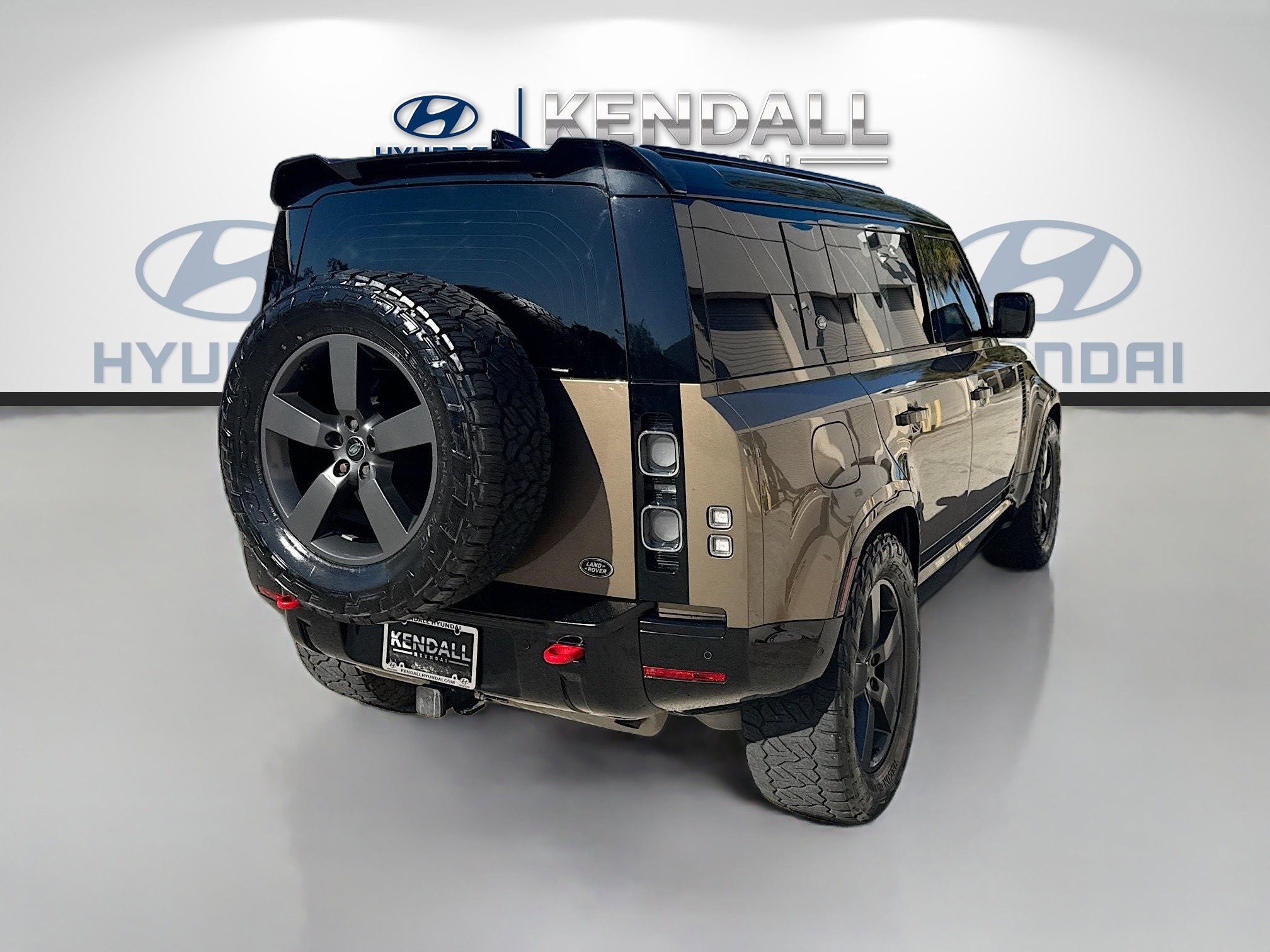 Used 2023 Land Rover Defender 110 X image 6