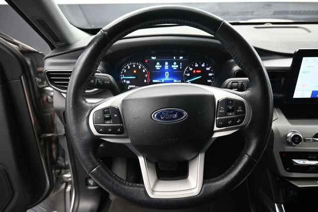 Used 2024 Ford Explorer XLT w/ Equipment Group 202A AWD/4WD image 21