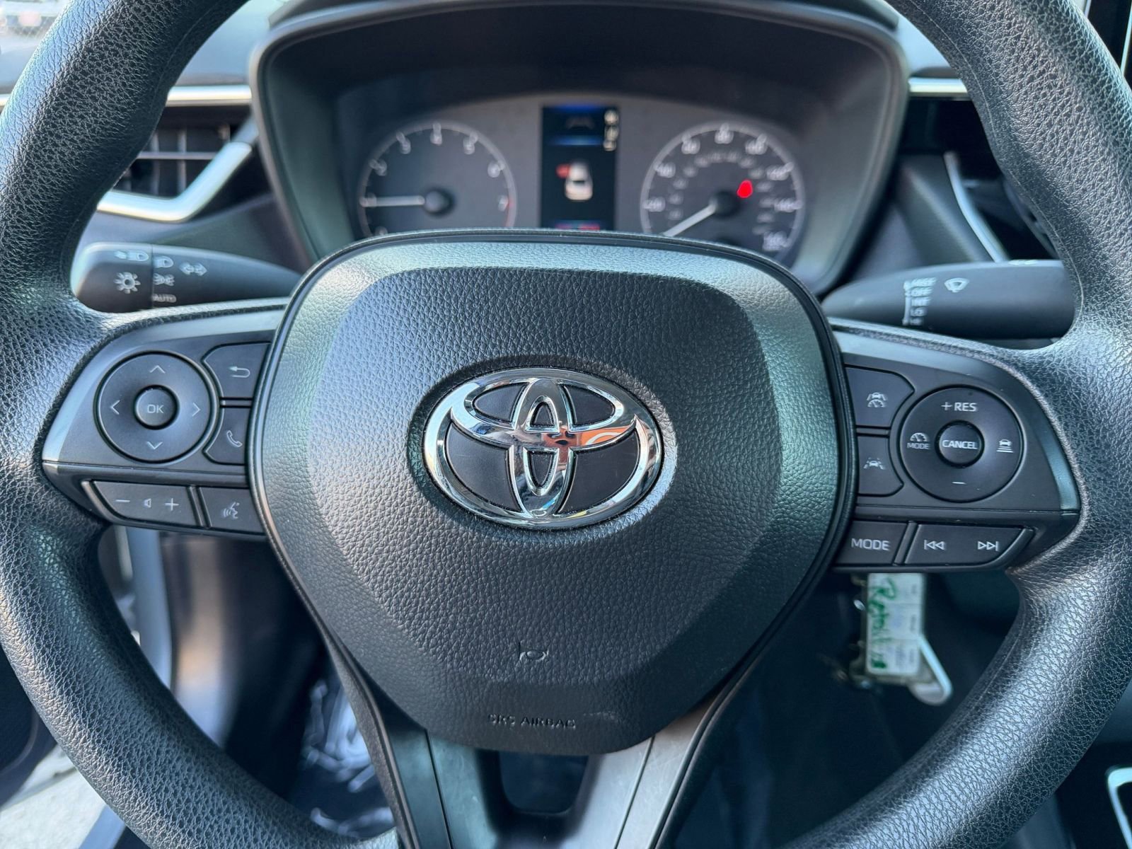 Used 2025 Toyota Corolla LE image 25