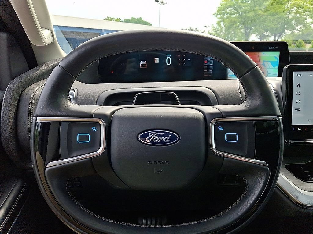 Used 2025 Ford Expedition Max Platinum AWD/4WD image 20