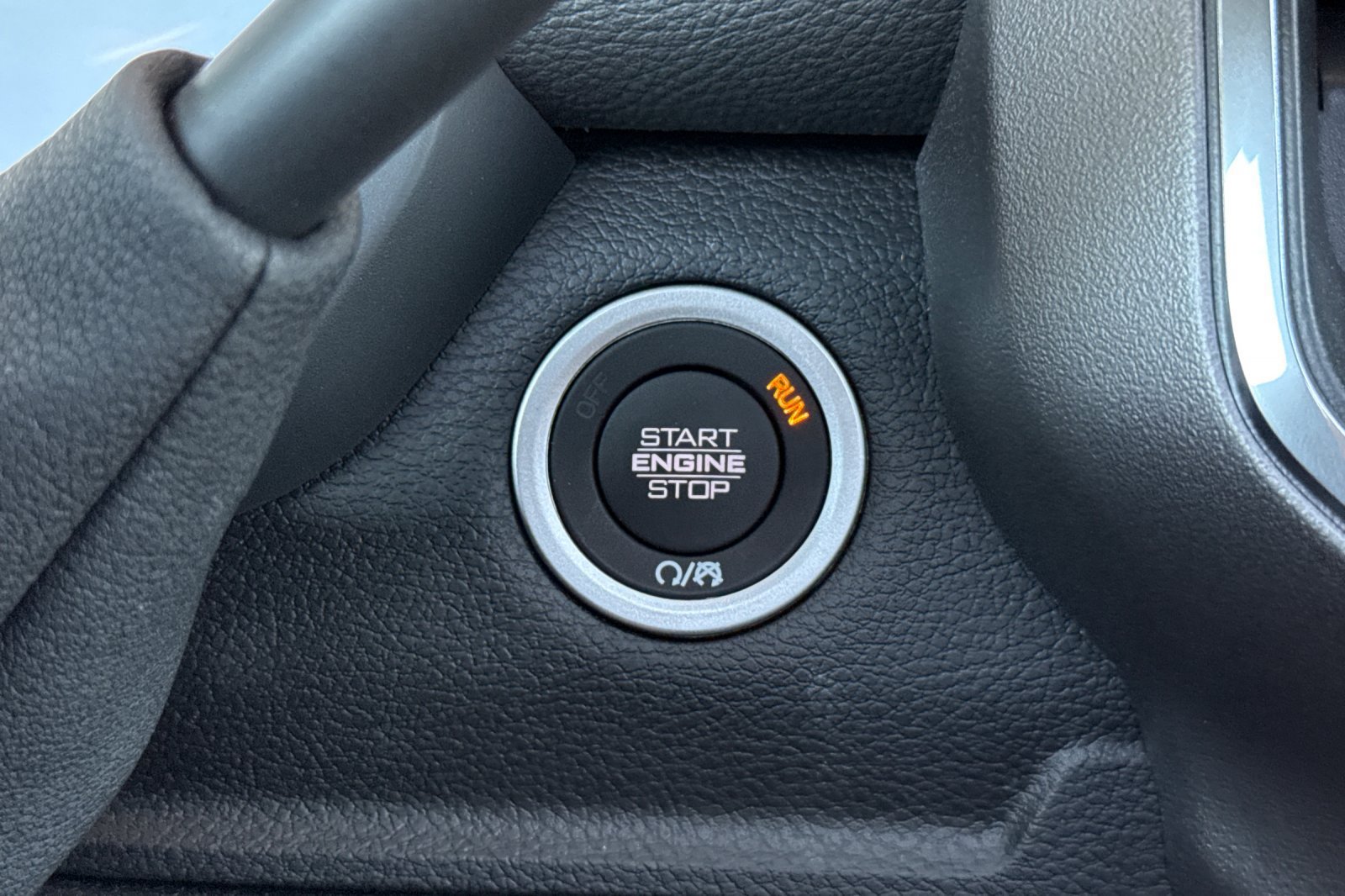 New 2026 RAM 3500 Laramie AWD/4WD image 23