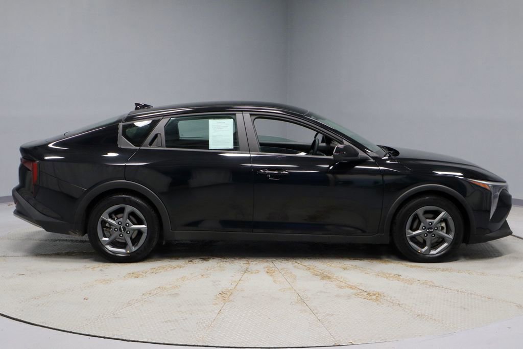 Used 2025 Kia K4 LXS image 5