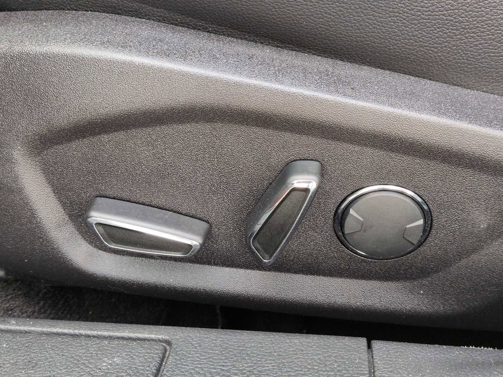 Used 2017 Ford Fusion SE image 17