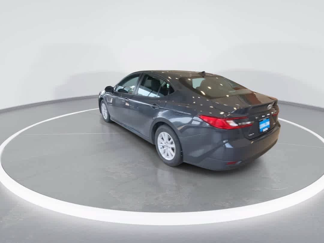 Used 2025 Toyota Camry LE FWD image 6