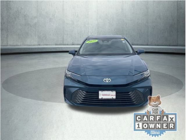 Used 2025 Toyota Camry XLE image 2