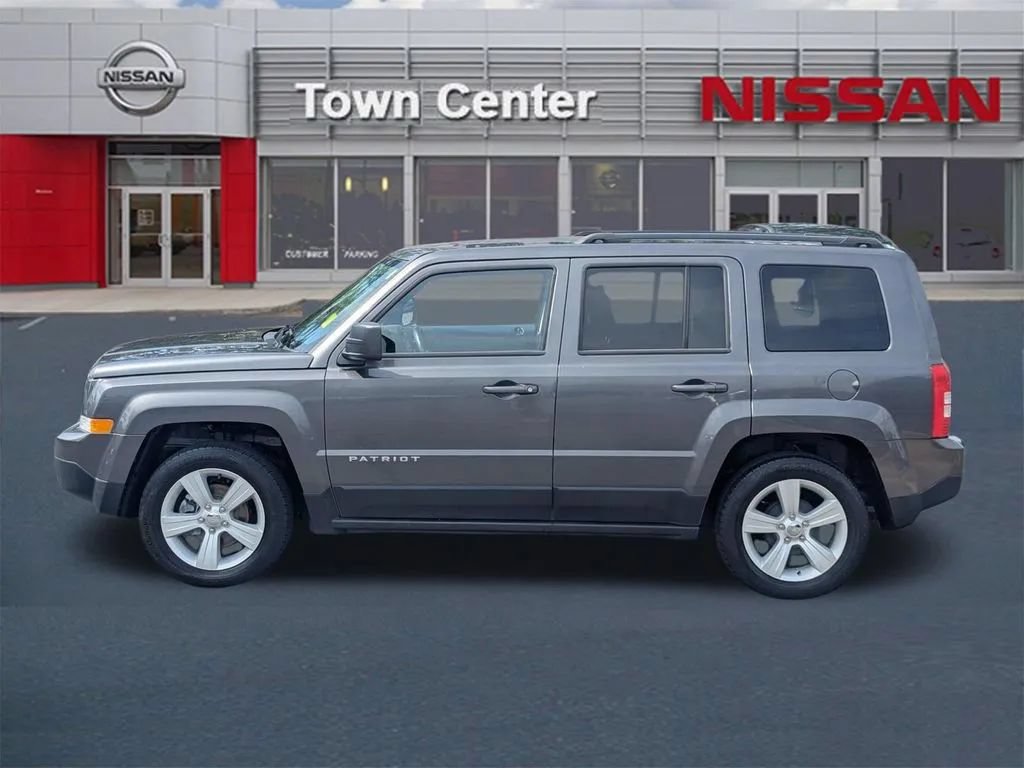 Used 2016 Jeep Patriot Latitude FWD image 4