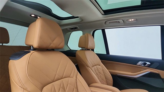 Used 2025 BMW X7 xDrive40i w/ Executive Package image 26