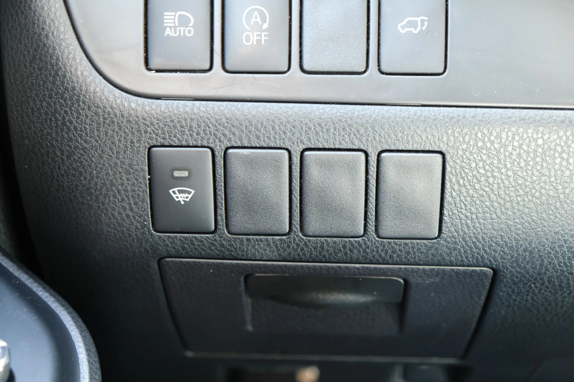 Used 2019 Toyota Highlander XLE image 38