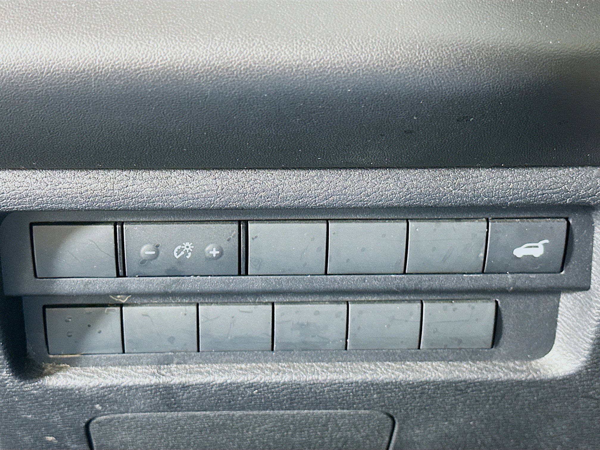 Used 2025 Mitsubishi Outlander SE FWD image 17