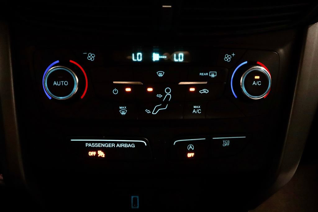 Certified 2017 Ford Escape SE w/ Equipment Group 201A FWD image 29
