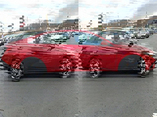 Certified 2024 Hyundai Elantra SEL w/ Convenience Package image 7