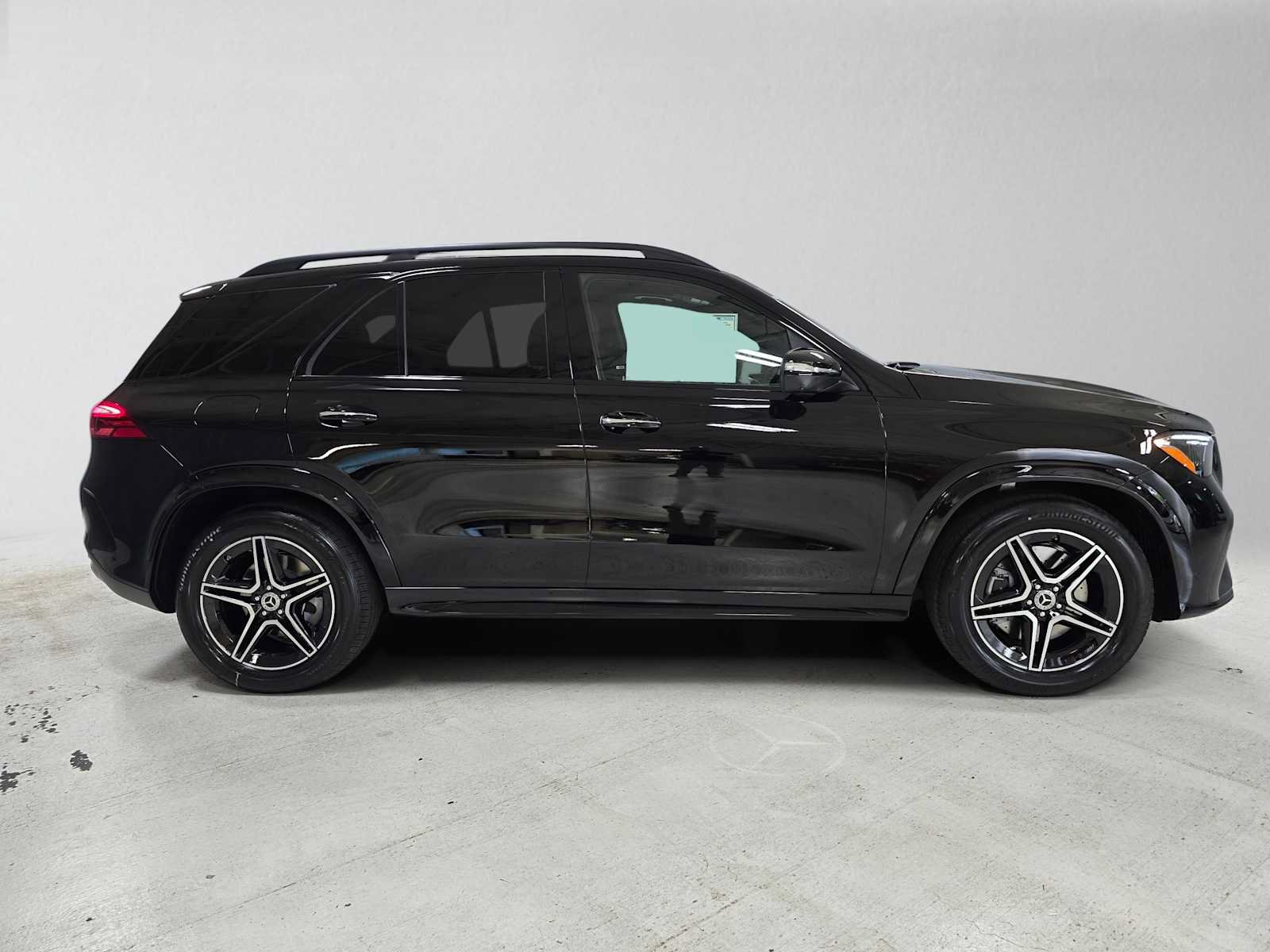 New 2026 Mercedes-Benz GLE 450e 4MATIC image 2