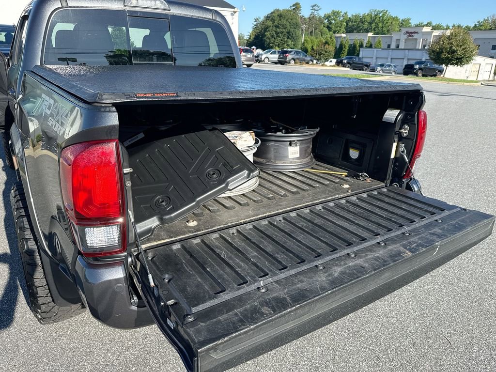 Used 2019 Toyota Tacoma TRD Sport AWD/4WD image 19