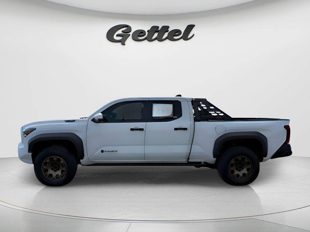 Used 2025 Toyota Tacoma Trailhunter image 7